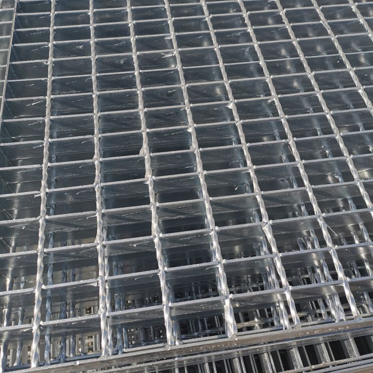 鍍鋅格柵板防滑紋加工參數(shù)正交試驗